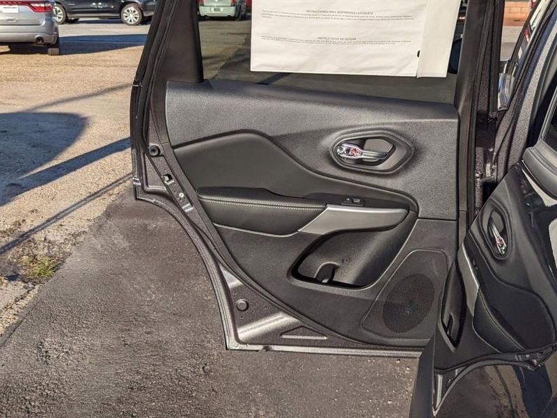 2022 Jeep Cherokee X 4x4 in a Granite Crystal Metallic Clear Coat exterior color and Blackinterior. Johnson Dodge 601-693-6343 pixelmotiondemo.com 
