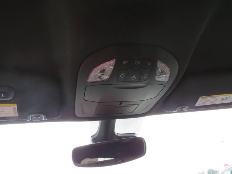 New 2026 Chrysler Pacifica SelectImage 16