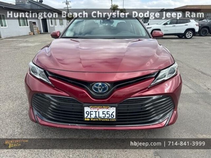 2019 Toyota Camry Hybrid LEImage 2