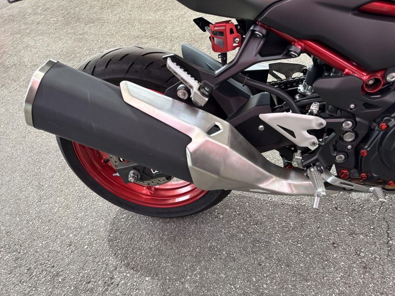 Used 2025 Kawasaki Z500 SE ABS Image 13