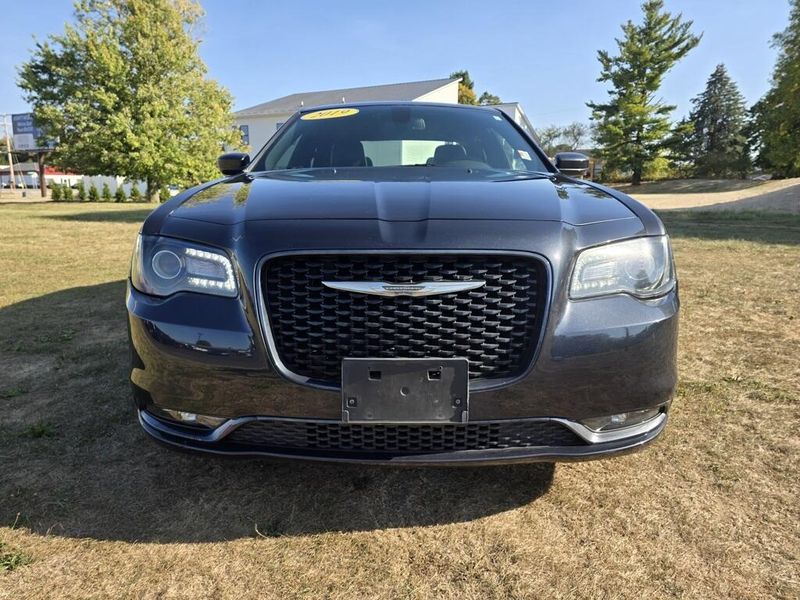 2019 Chrysler 300 S photo 2