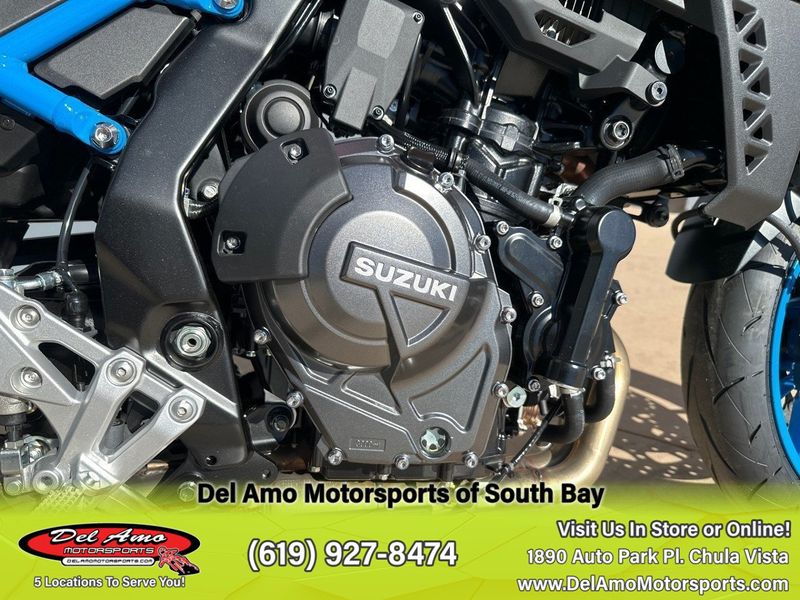 2024 Suzuki GSX800RQM4  in a BLACK exterior color. Del Amo Motorsports of South Bay (619) 547-1937 delamomotorsports.com 