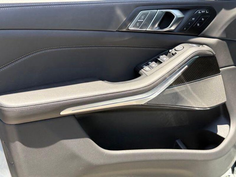 New 2027 BMW X7 M60iImage 16