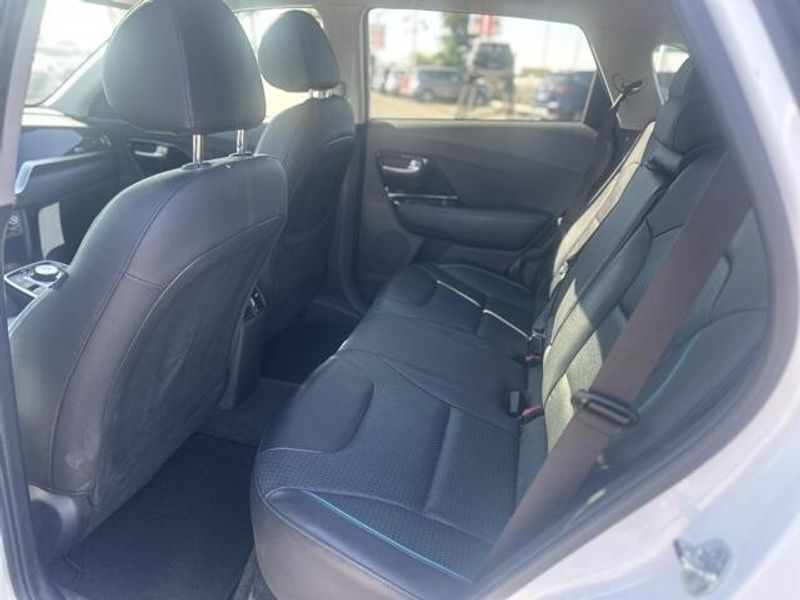 Used 2022 Kia Niro EV EX PremiumImage 12