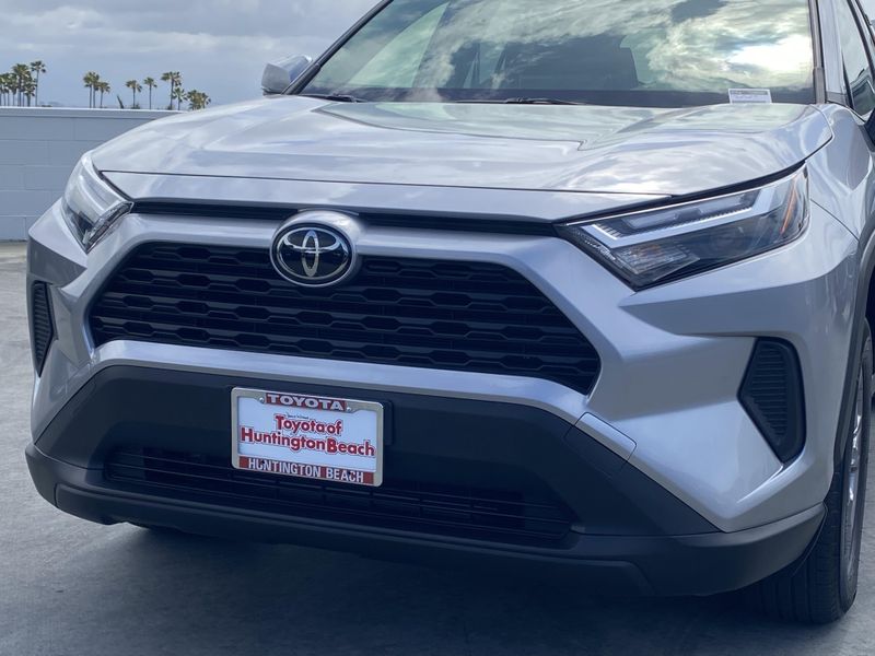 2023 Toyota RAV4 XLEImage 8