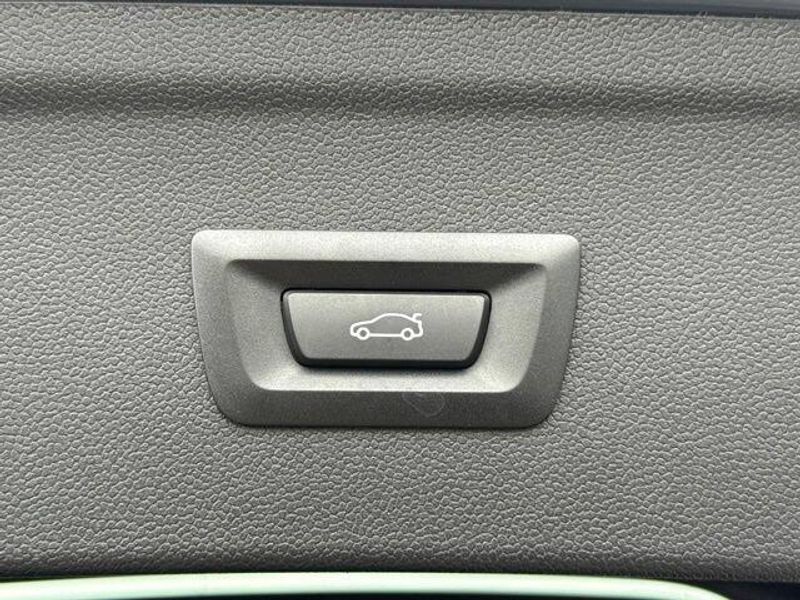 Used 2026 BMW iX xDrive60Image 17