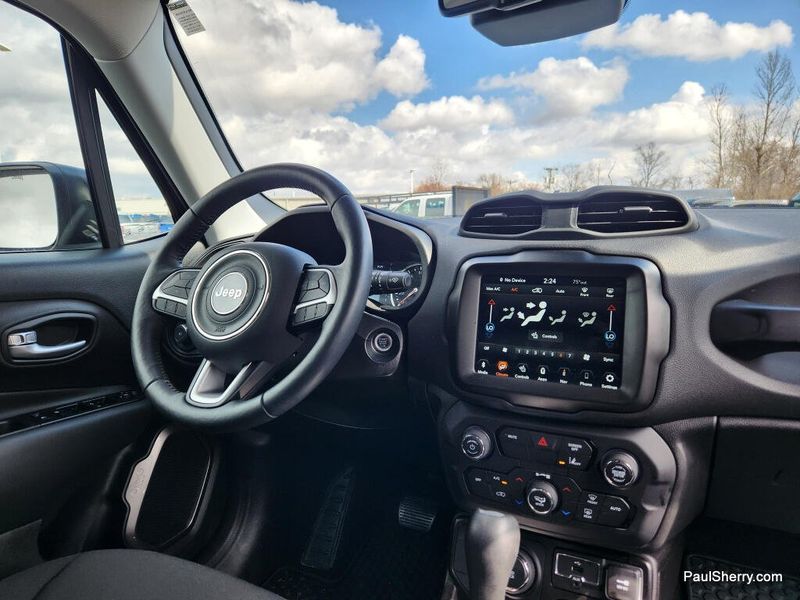 Used 2023 Jeep Renegade Latitude