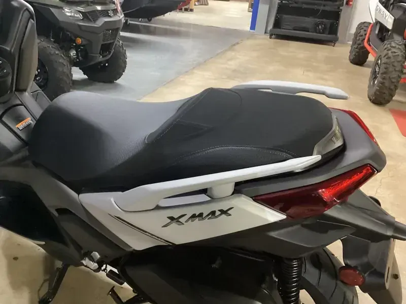 2024 Yamaha XMAX GRANITE GRAYImage 12