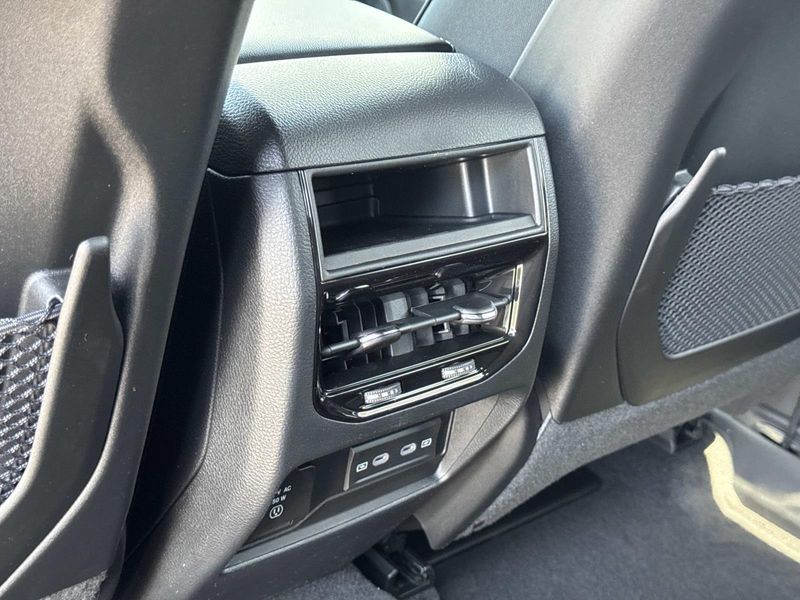 New 2026 Jeep Grand Cherokee Laredo Altitude 4x2