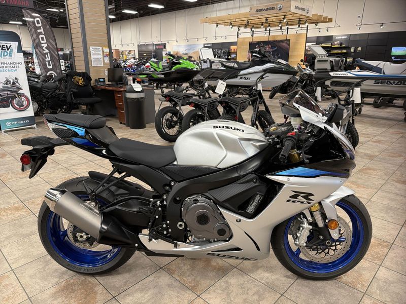 New 2026 Suzuki GSX-R750 Image 10