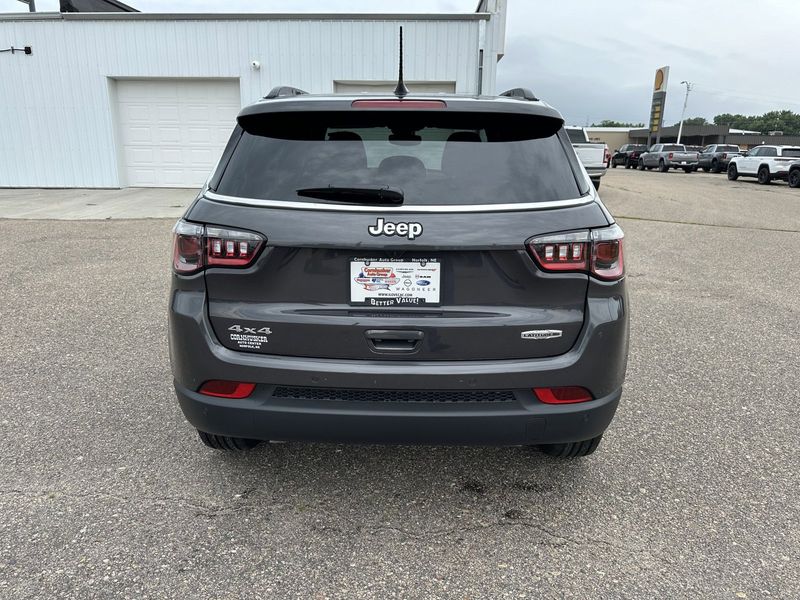 2024 Jeep Compass Latitude Lux 4x4Image 7