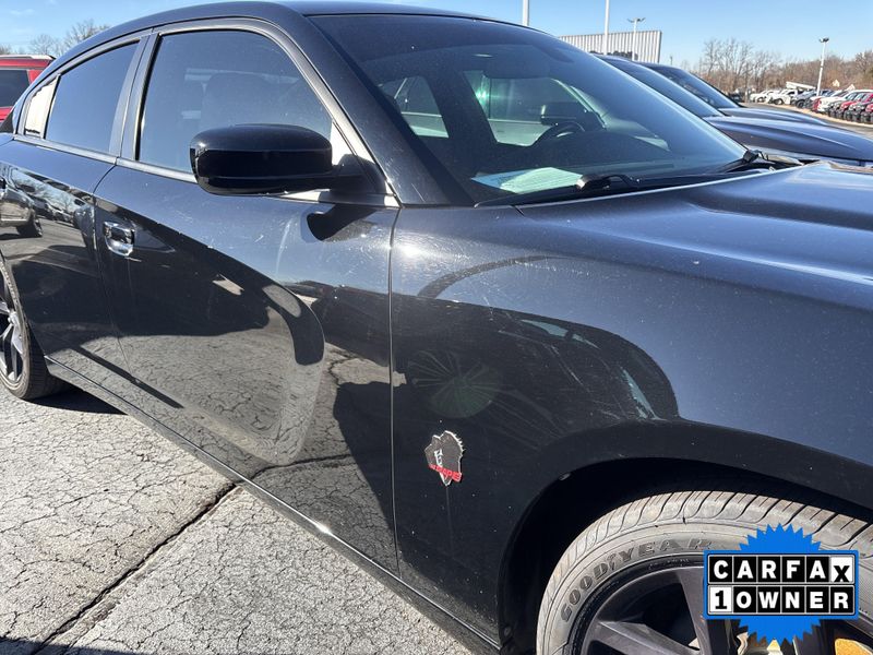 Used 2020 Dodge Charger SXTImage 5