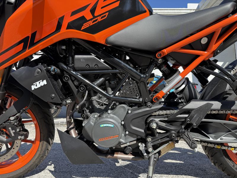 2023 KTM 200 Duke