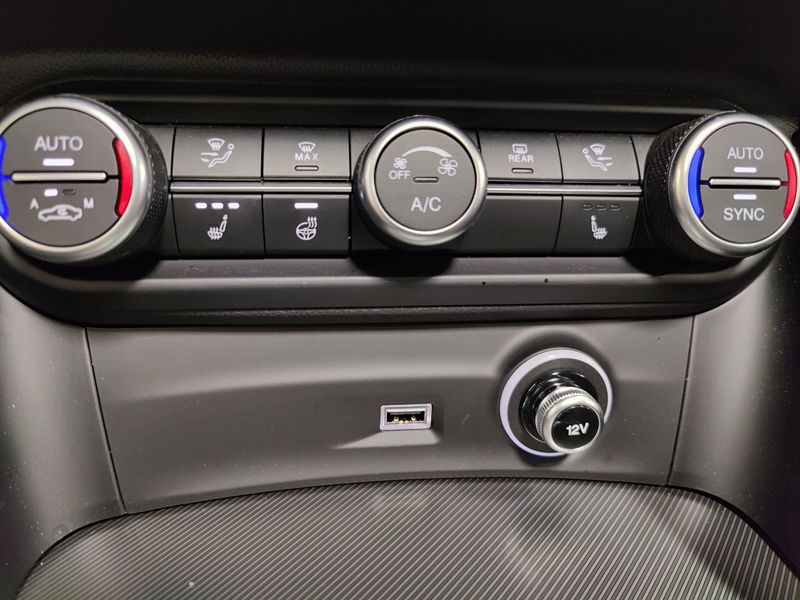 Used 2025 Alfa Romeo Stelvio Intensa AWD w/Sunroof/NavImage 27