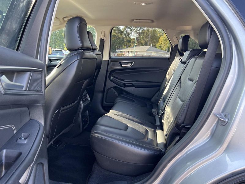 2022 Ford Edge Titanium photo 33
