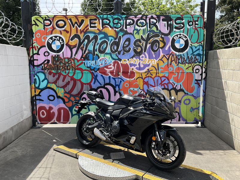 New 2026 Yamaha YZF-R7 Image 1