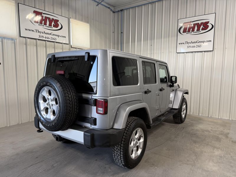 Used 2014 Jeep Wrangler Unlimited SaharaImage 3