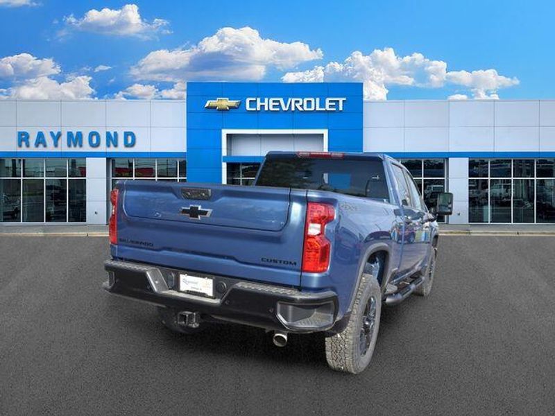 New 2026 Chevrolet Silverado 2500HD CustomImage 4