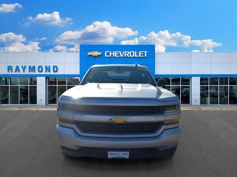 Used 2018 Chevrolet Silverado 1500 CustomImage 8