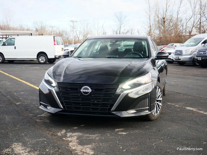 Used 2023 Nissan Altima 2.5 SV