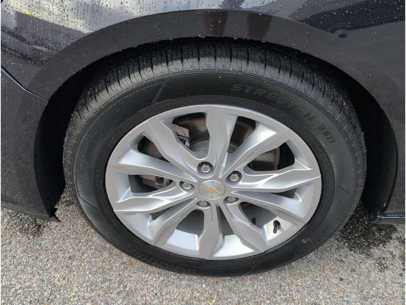 Used 2023 Chevrolet Malibu LTImage 9