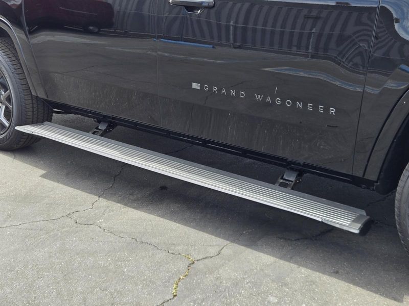 2026 Jeep Grand Wagoneer L Grand Wagoneer L Limited Altitude 4x4
