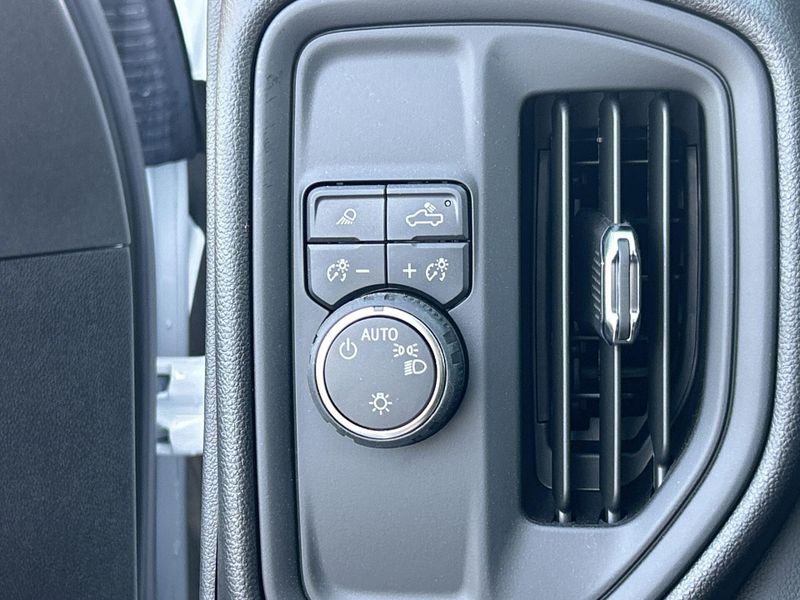 2024 Chevrolet Silverado 3500HD CC Work TruckImage 18