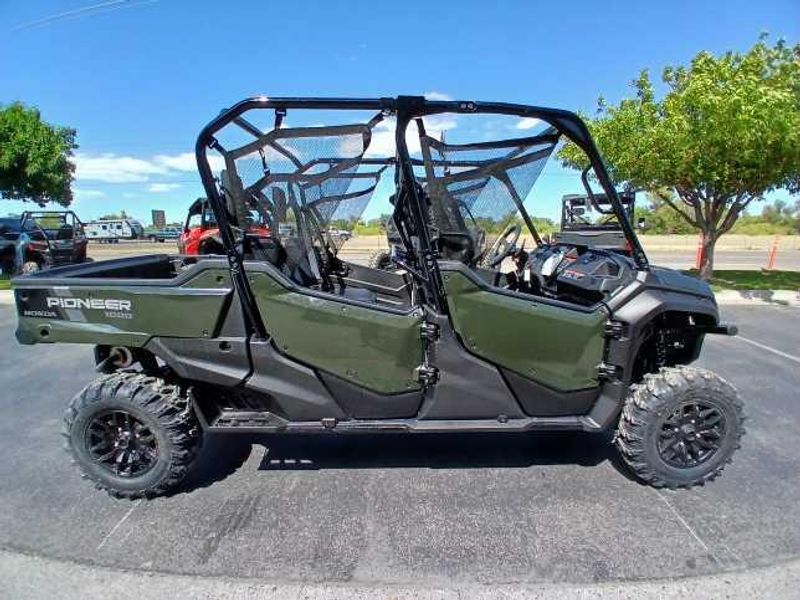 2025 Honda PIONEER 10006 DELUXE CREW 