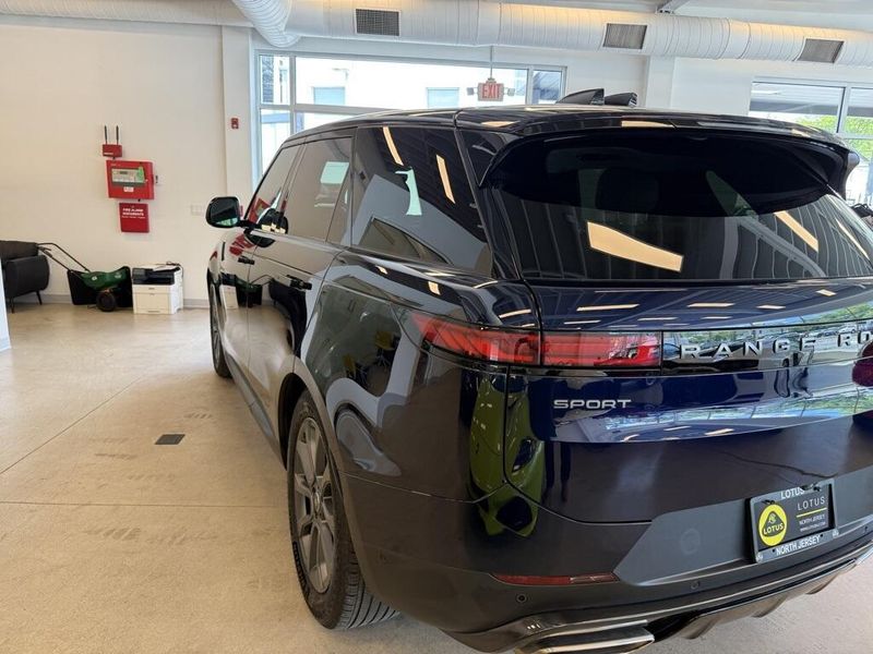 2023 Land Rover Range Rover Sport SE