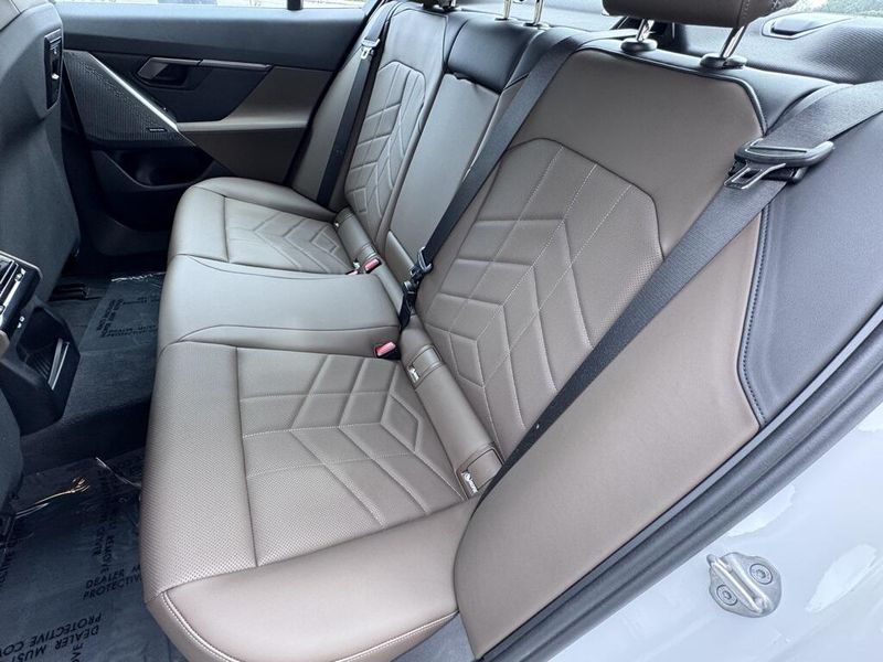 2024 BMW i5 eDrive40Image 32
