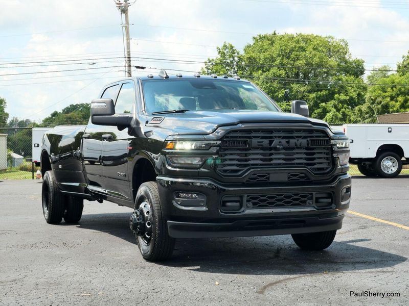 New 2025 RAM 3500 Big Horn Crew Cab 4x4 8