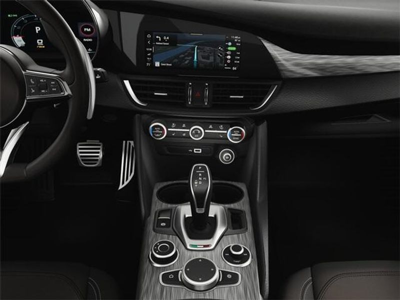 2025 Alfa Romeo Giulia photo 26