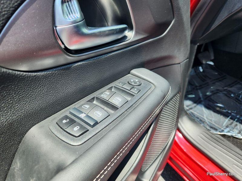 New 2025 Chrysler Voyager LXImage 37