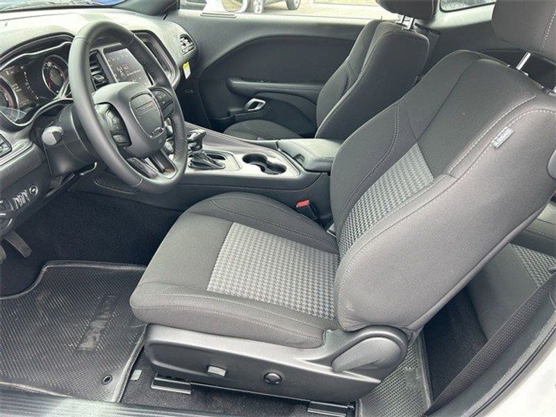 2023 Dodge Challenger Sxt AwdImage 13