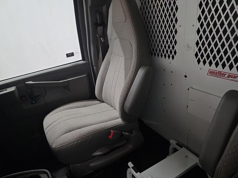 2018 Chevrolet Express Work Van photo 20