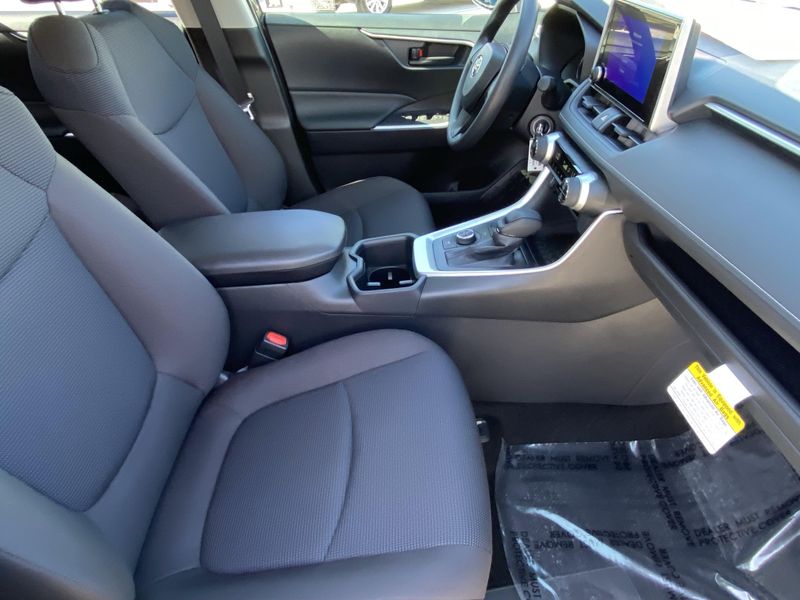 New 2025 Toyota RAV4 Hybrid LEImage 10