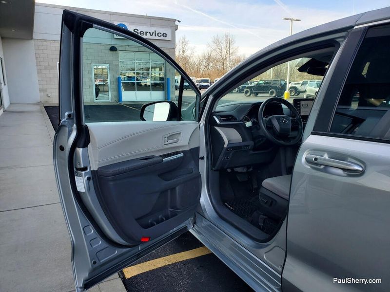 Used 2024 Toyota Sienna LE