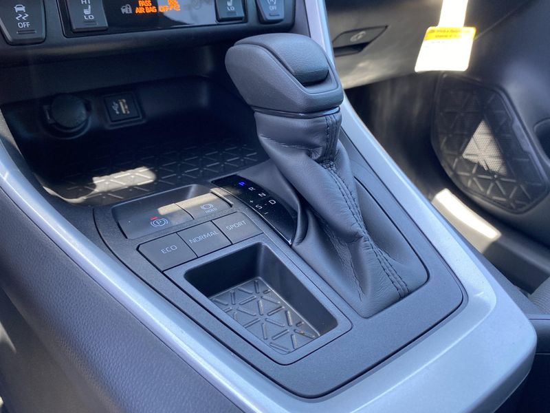 New 2025 Toyota RAV4 XLEImage 18