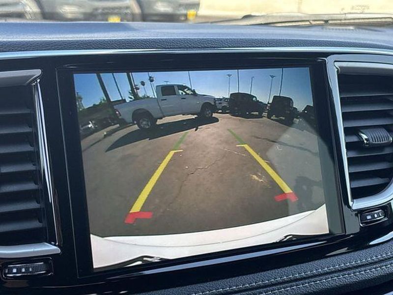 New 2026 Chrysler Pacifica SelectImage 19