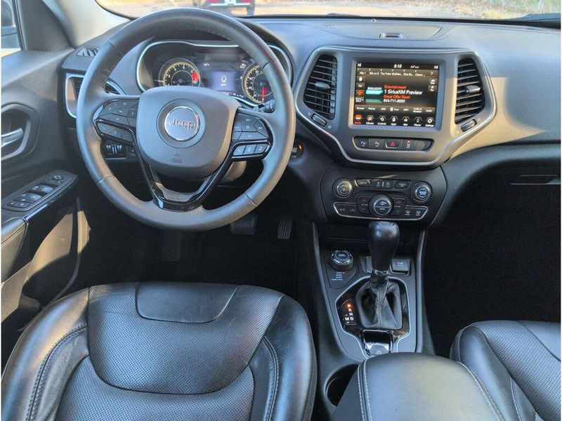 Used 2023 Jeep Cherokee Altitude LuxImage 32