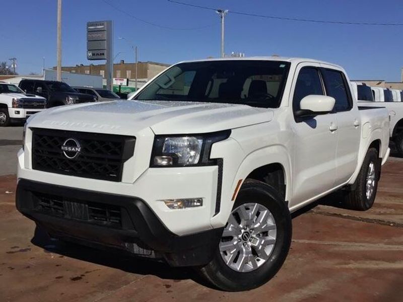 2022 Nissan Frontier SVImage 9