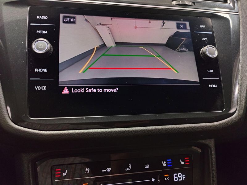 Used 2024 Volkswagen Tiguan AWD SEL R-Line w/Sunroof/NavImage 27