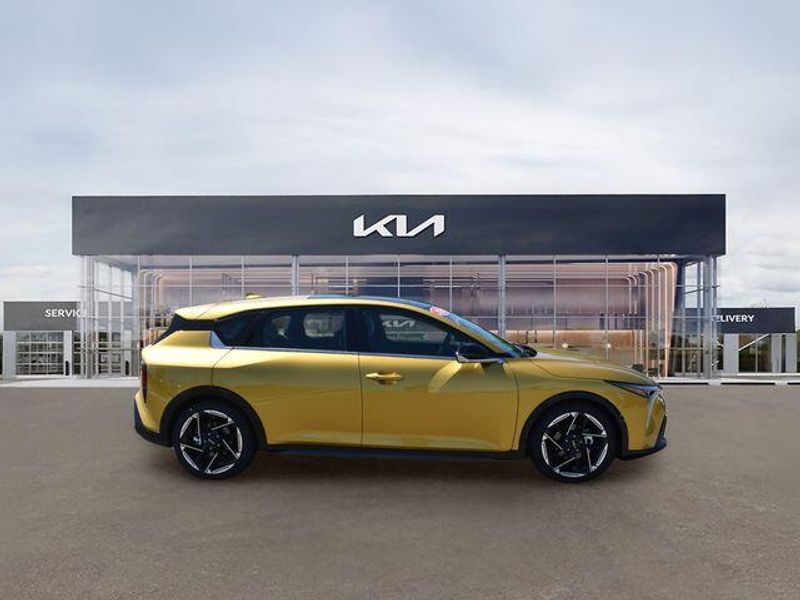 New 2026 Kia K4 GT-LineImage 2