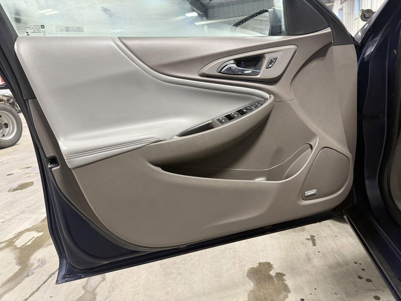 Used 2017 Chevrolet Malibu LTImage 12