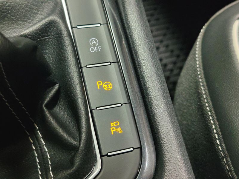 Used 2024 Volkswagen Tiguan AWD SEL R-Line w/Sunroof/NavImage 12