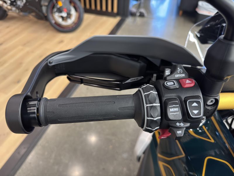 2025 BMW R 1300 GS - AURELIUS GREEN METALLIC