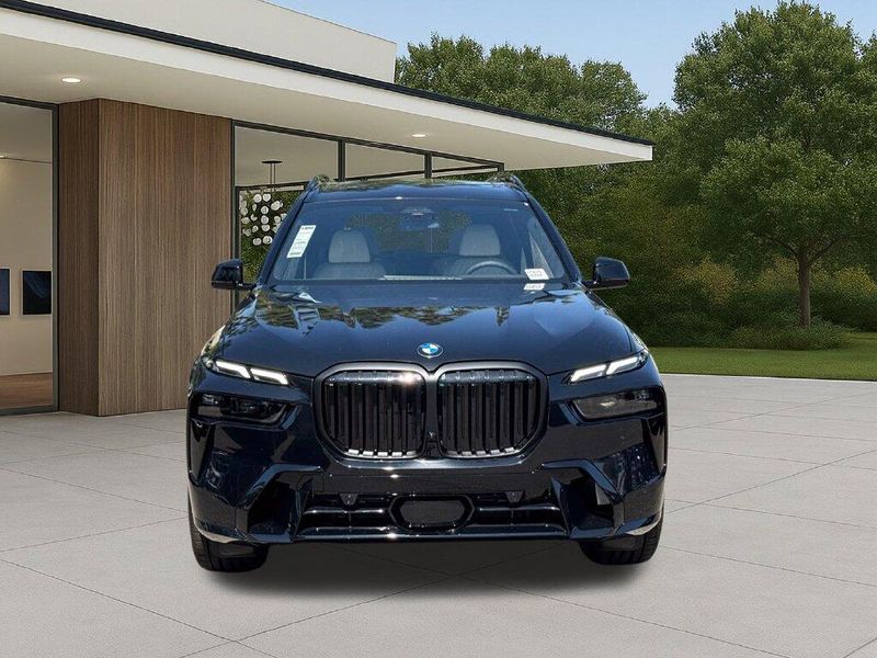 New 2027 BMW X7 xDrive40iImage 4