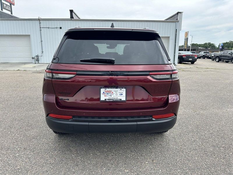 2024 Jeep Grand Cherokee Altitude XImage 7