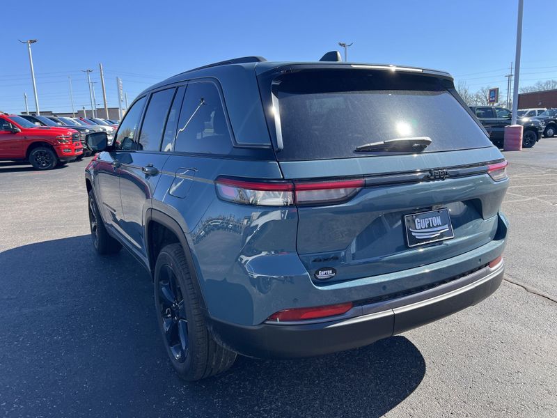 New 2026 Jeep Grand Cherokee Limited 4x4Image 9