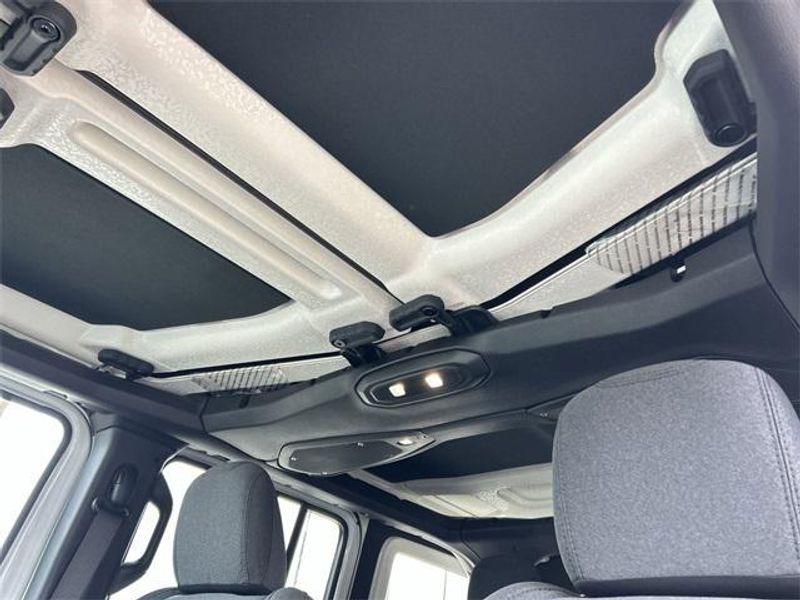 New 2026 Jeep Wrangler 4-door RubiconImage 17